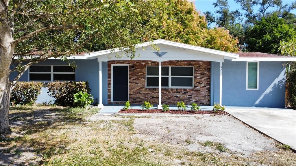 Active With Contract: $339,900 (3 beds, 2 baths, 1618 Square Feet)