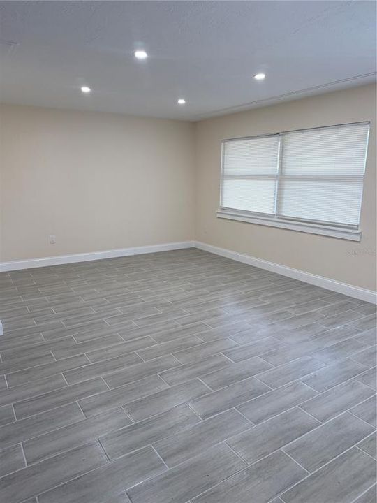 Active With Contract: $339,900 (3 beds, 2 baths, 1618 Square Feet)