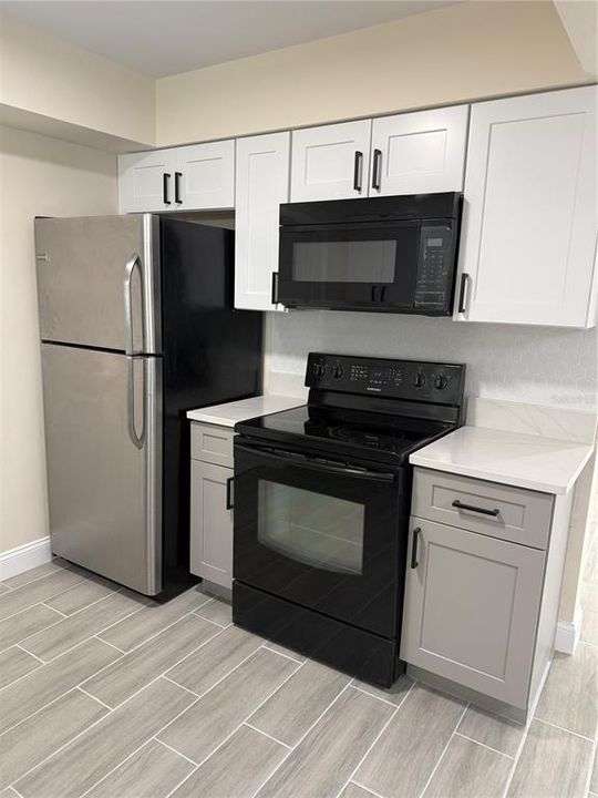 Active With Contract: $339,900 (3 beds, 2 baths, 1618 Square Feet)