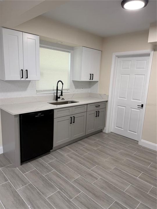 Active With Contract: $339,900 (3 beds, 2 baths, 1618 Square Feet)