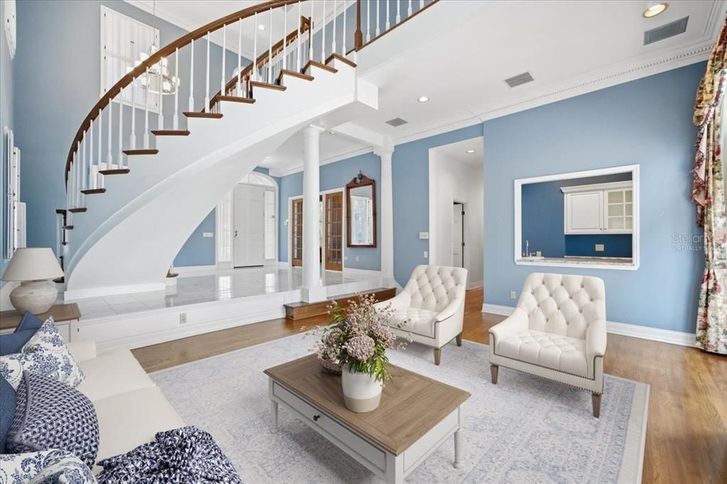 En Venta: $1,400,000 (4 camas, 5 baños, 5210 Pies cuadrados)