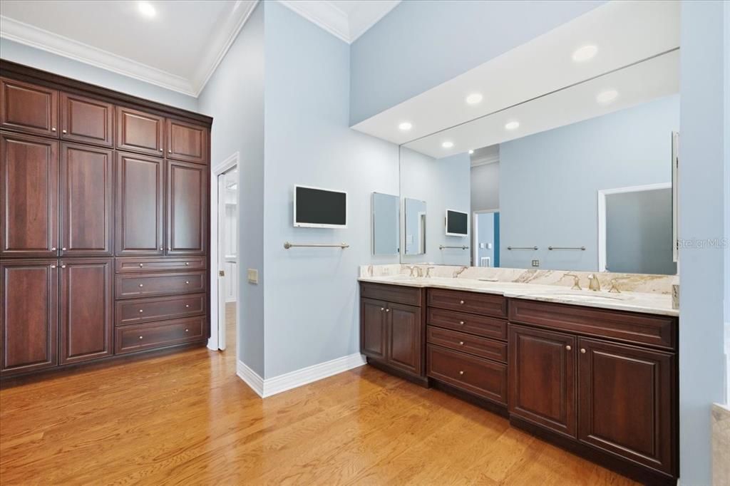 En Venta: $1,400,000 (4 camas, 5 baños, 5210 Pies cuadrados)