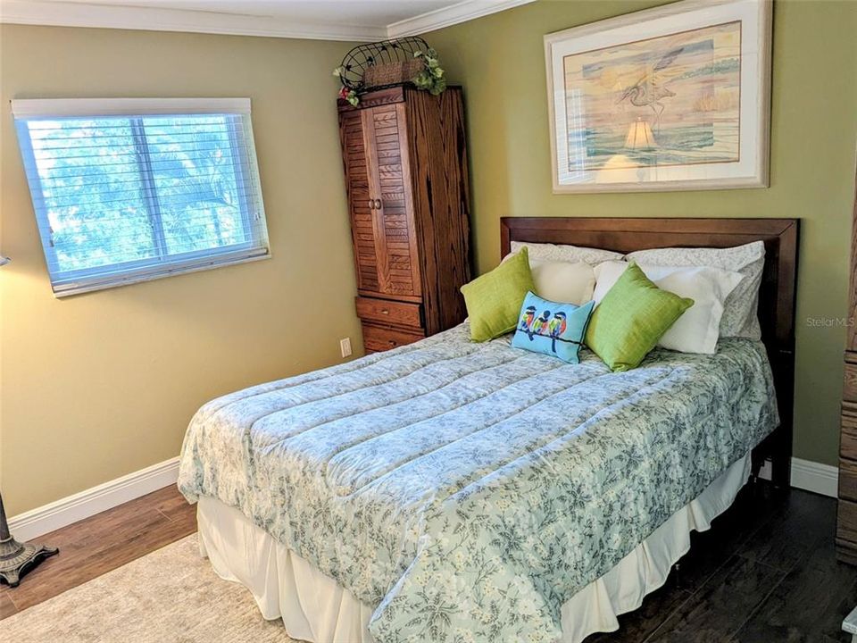 For Sale: $269,500 (2 beds, 2 baths, 1302 Square Feet)