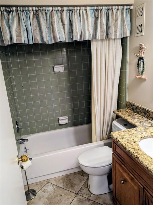 For Sale: $269,500 (2 beds, 2 baths, 1302 Square Feet)