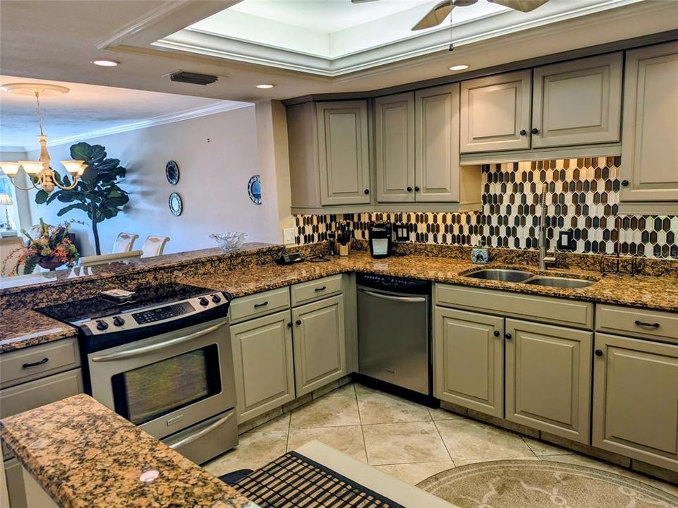 For Sale: $269,500 (2 beds, 2 baths, 1302 Square Feet)