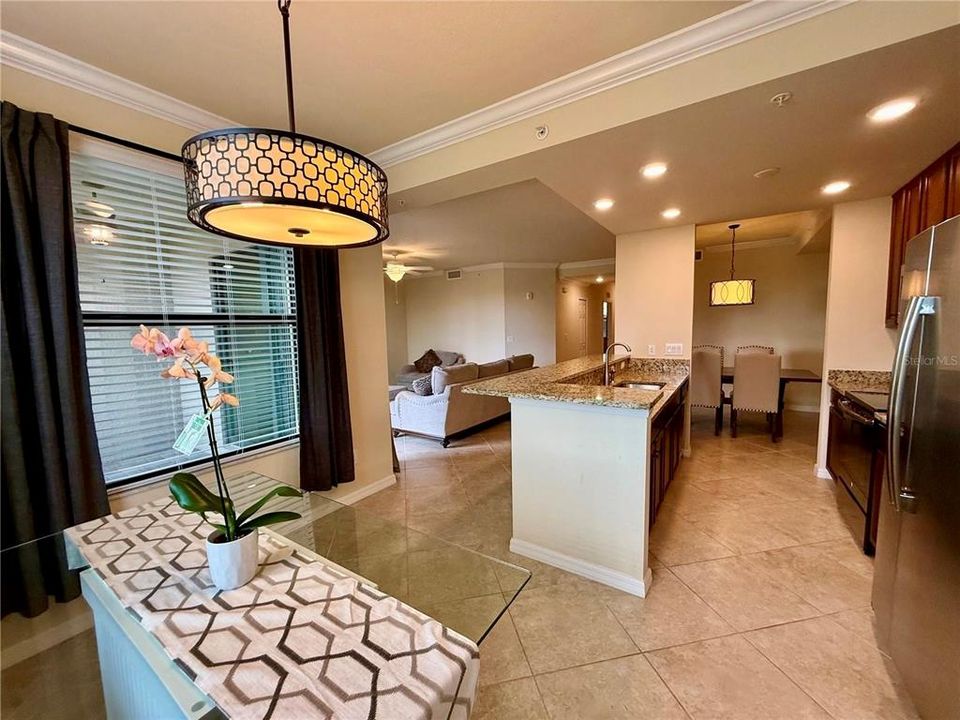 На продажу: $399,000 (2 спален, 2 ванн, 1336 Квадратных фут)