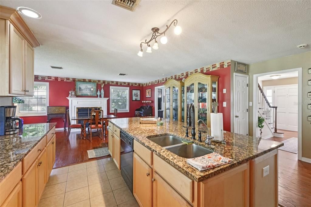 For Sale: $749,000 (5 beds, 3 baths, 3280 Square Feet)