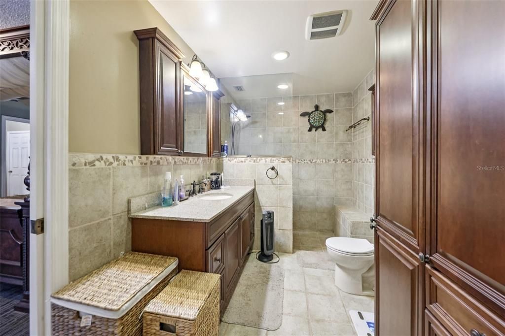 For Sale: $749,000 (5 beds, 3 baths, 3280 Square Feet)