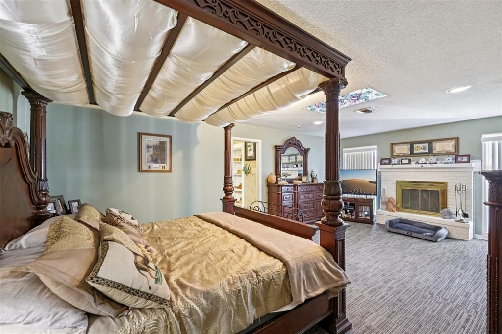 For Sale: $749,000 (5 beds, 3 baths, 3280 Square Feet)