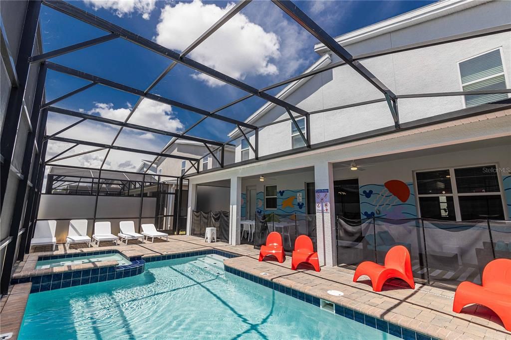 合同活跃: $879,000 (8 贝兹, 5 浴室, 4289 平方英尺)