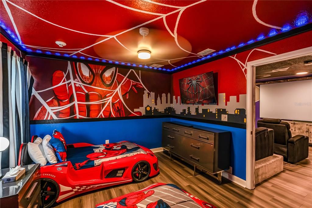 合同活跃: $879,000 (8 贝兹, 5 浴室, 4289 平方英尺)