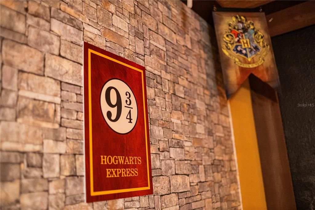 合同活跃: $879,000 (8 贝兹, 5 浴室, 4289 平方英尺)