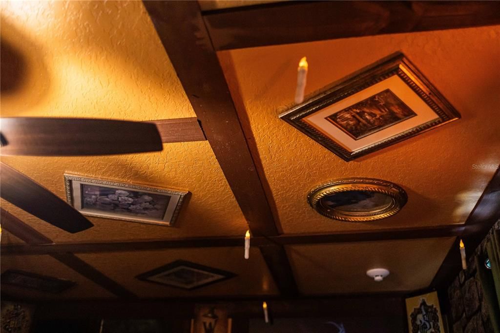 合同活跃: $879,000 (8 贝兹, 5 浴室, 4289 平方英尺)