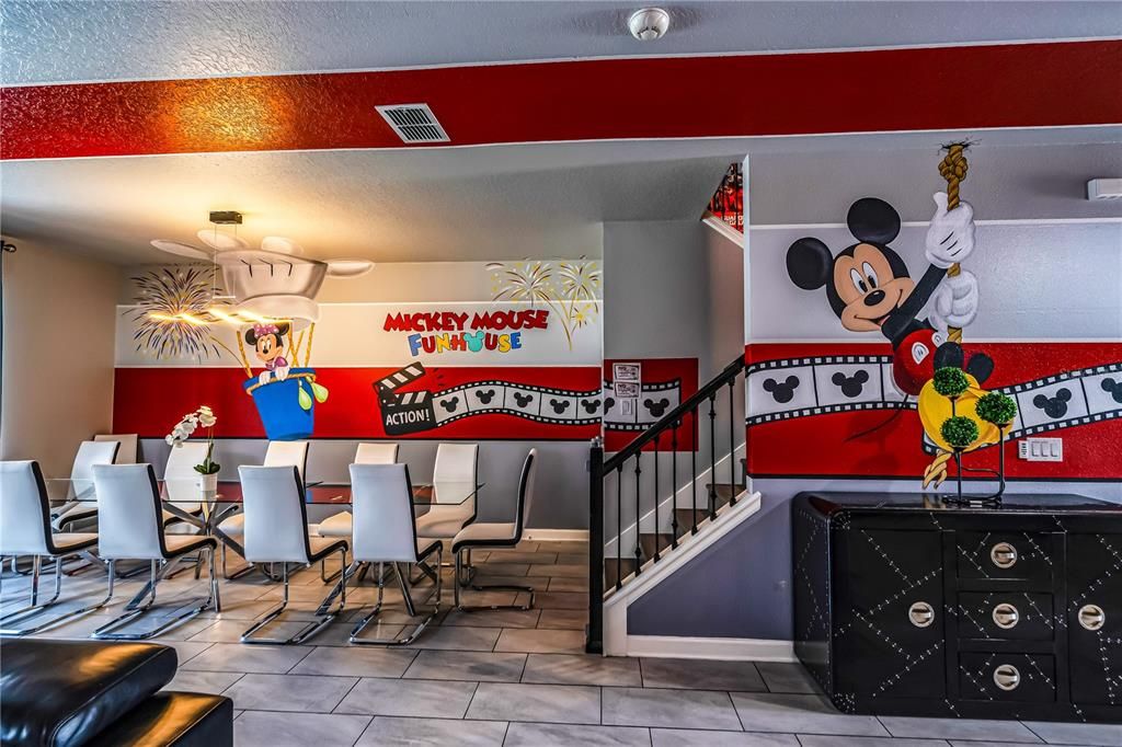 合同活跃: $879,000 (8 贝兹, 5 浴室, 4289 平方英尺)