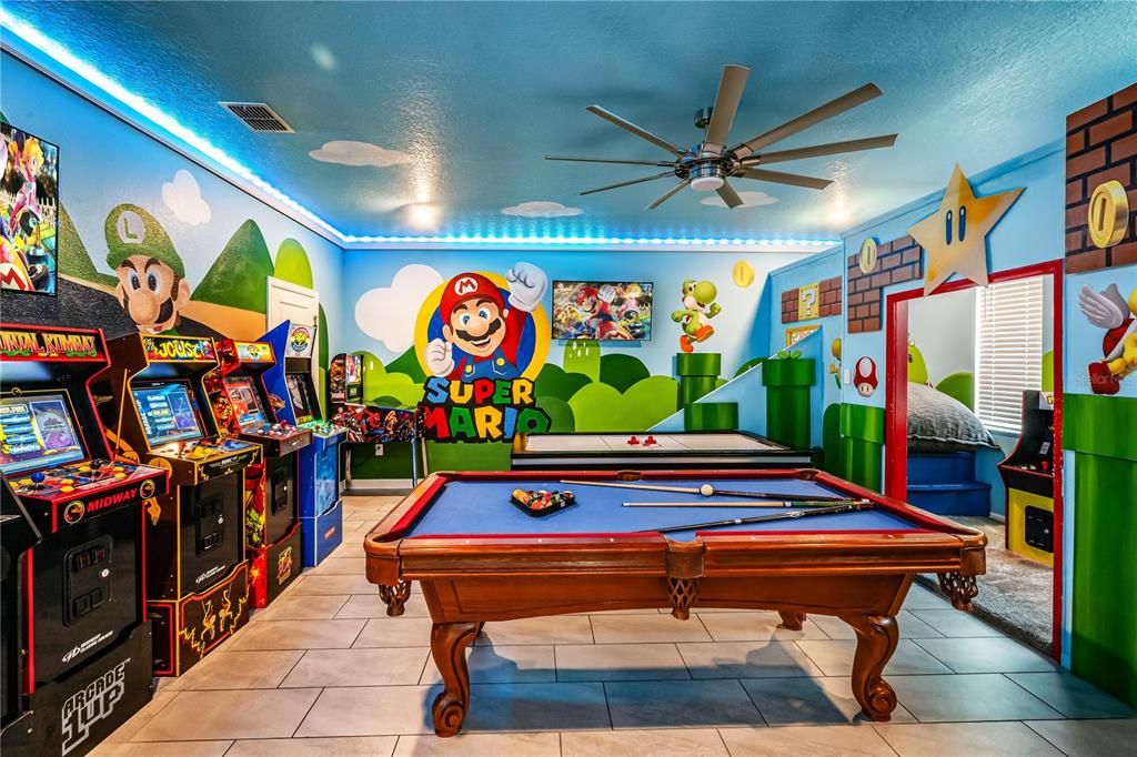 合同活跃: $879,000 (8 贝兹, 5 浴室, 4289 平方英尺)