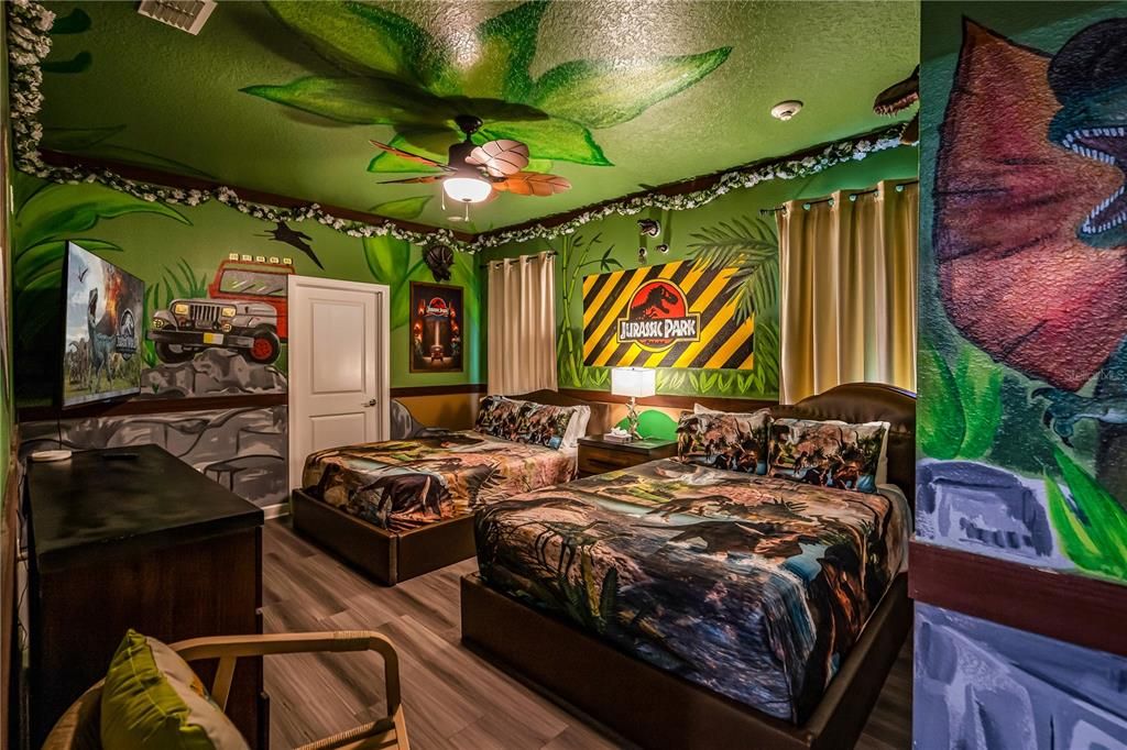 合同活跃: $879,000 (8 贝兹, 5 浴室, 4289 平方英尺)