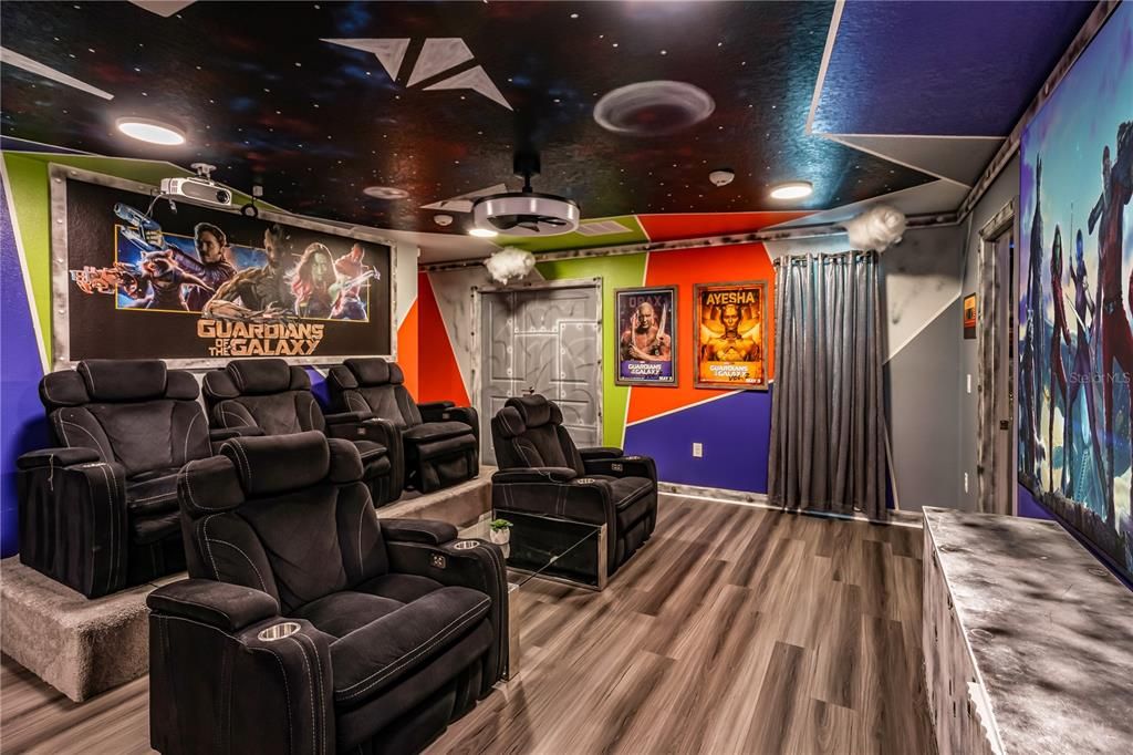 合同活跃: $879,000 (8 贝兹, 5 浴室, 4289 平方英尺)