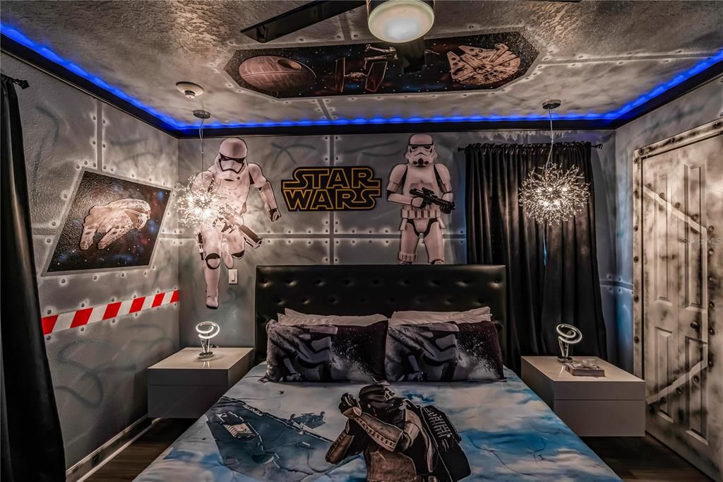 合同活跃: $879,000 (8 贝兹, 5 浴室, 4289 平方英尺)