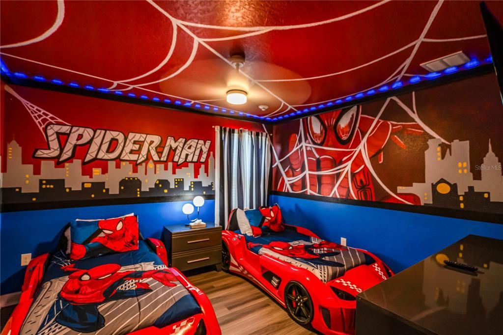 合同活跃: $879,000 (8 贝兹, 5 浴室, 4289 平方英尺)