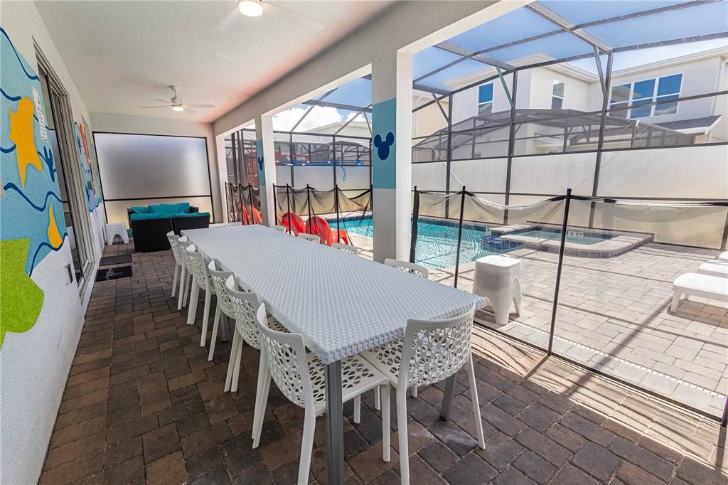 合同活跃: $879,000 (8 贝兹, 5 浴室, 4289 平方英尺)