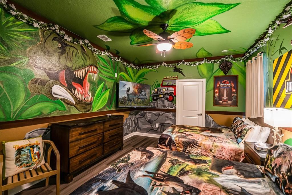 合同活跃: $879,000 (8 贝兹, 5 浴室, 4289 平方英尺)