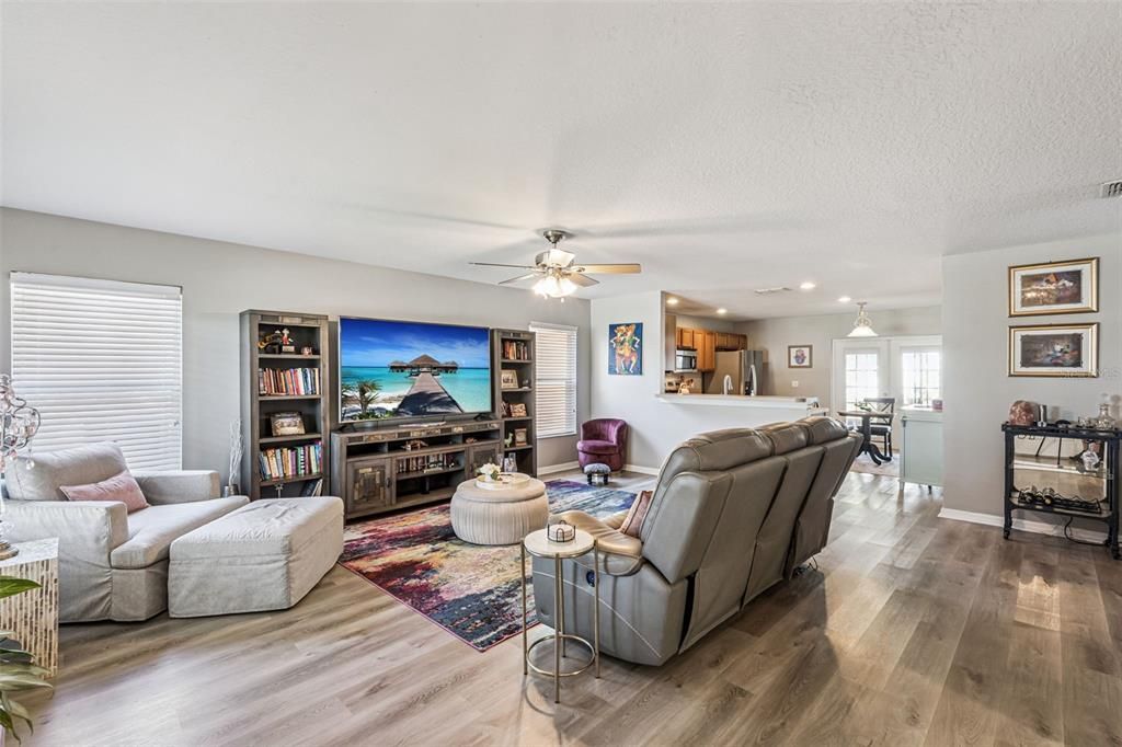 待售: $314,900 (3 贝兹, 2 浴室, 1420 平方英尺)