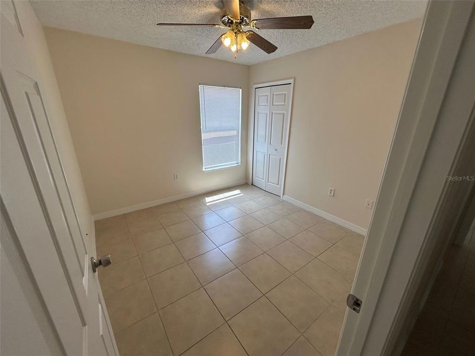 Под контрактом: $320,000 (4 спален, 2 ванн, 1406 Квадратных фут)