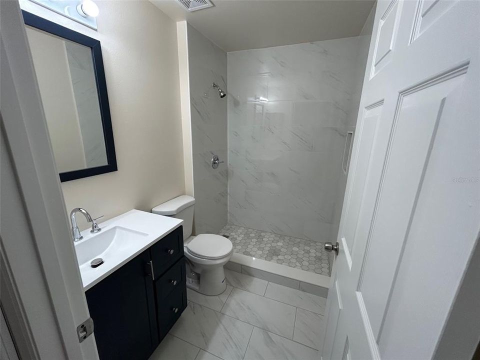 Под контрактом: $320,000 (4 спален, 2 ванн, 1406 Квадратных фут)