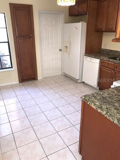 For Sale: $239,900 (3 beds, 2 baths, 1484 Square Feet)