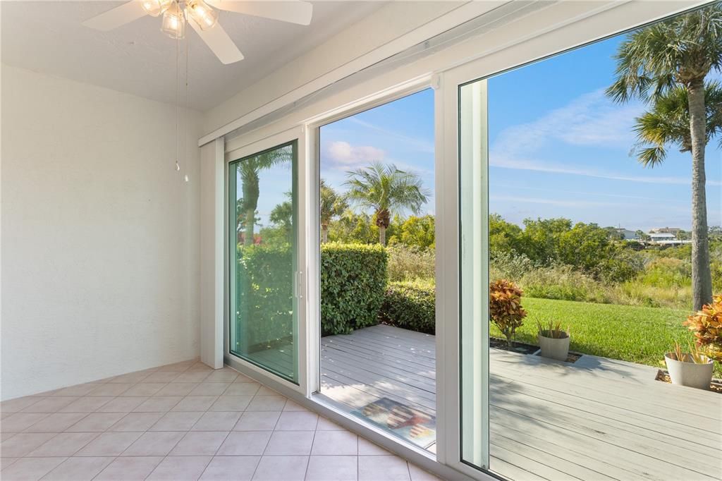 For Sale: $450,000 (2 beds, 2 baths, 1245 Square Feet)