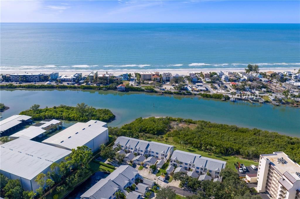 For Sale: $450,000 (2 beds, 2 baths, 1245 Square Feet)