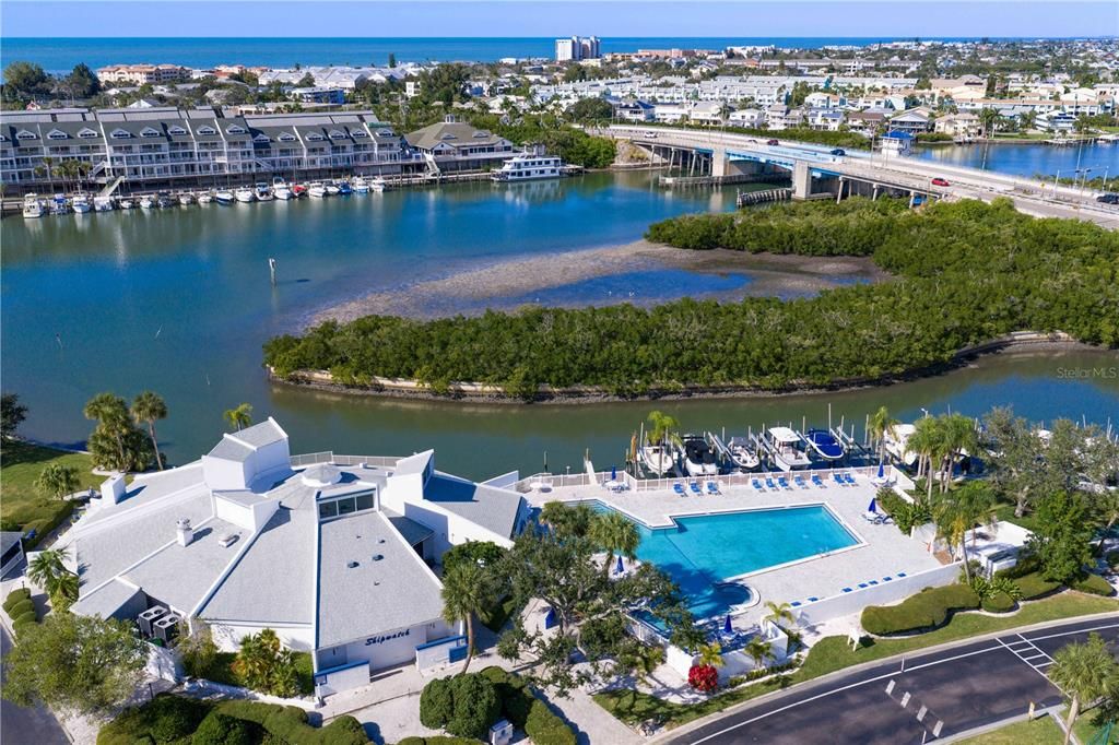 For Sale: $450,000 (2 beds, 2 baths, 1245 Square Feet)