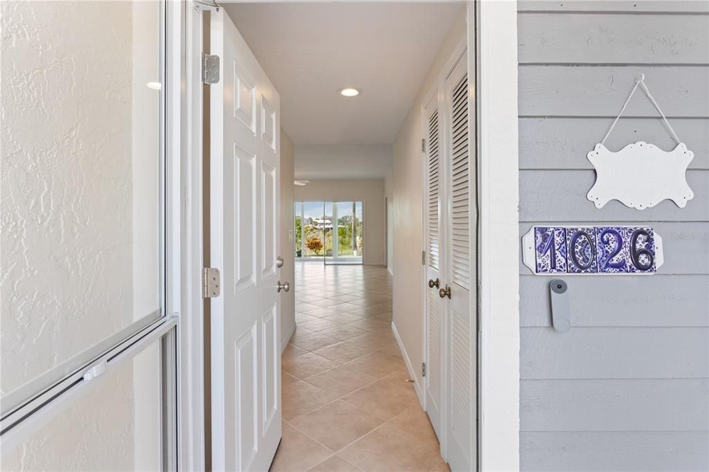 For Sale: $450,000 (2 beds, 2 baths, 1245 Square Feet)