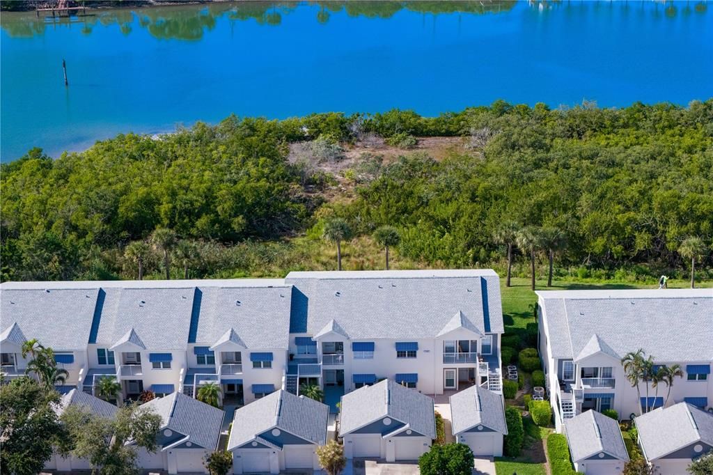 For Sale: $450,000 (2 beds, 2 baths, 1245 Square Feet)