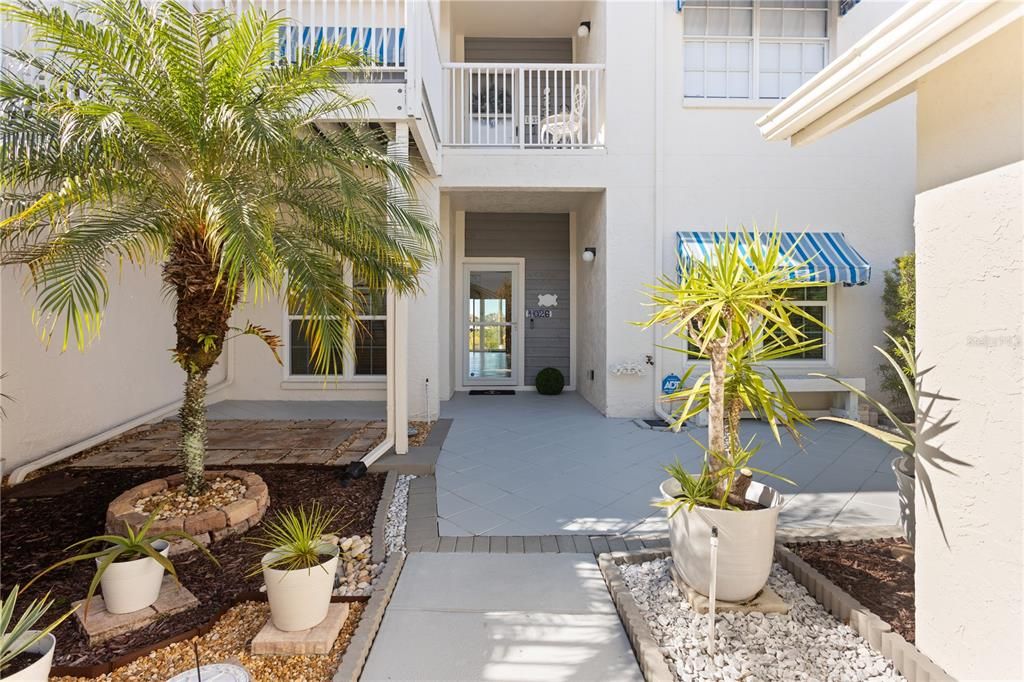 For Sale: $450,000 (2 beds, 2 baths, 1245 Square Feet)