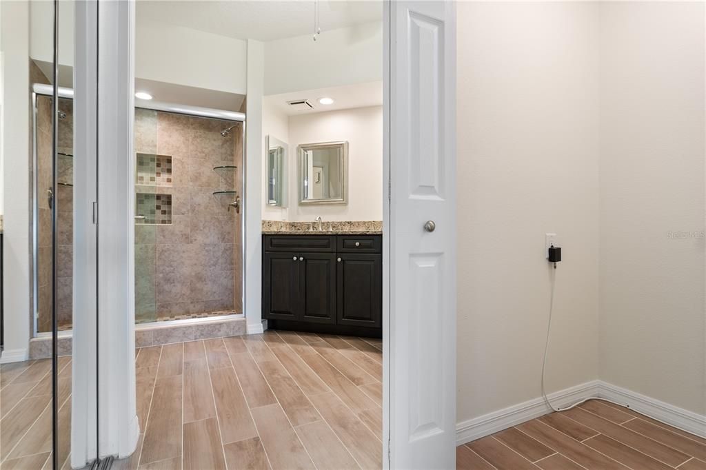 For Sale: $450,000 (2 beds, 2 baths, 1245 Square Feet)