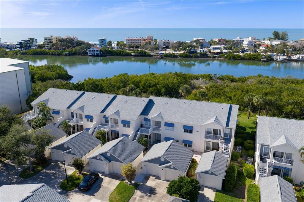 For Sale: $450,000 (2 beds, 2 baths, 1245 Square Feet)