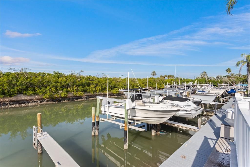 For Sale: $450,000 (2 beds, 2 baths, 1245 Square Feet)