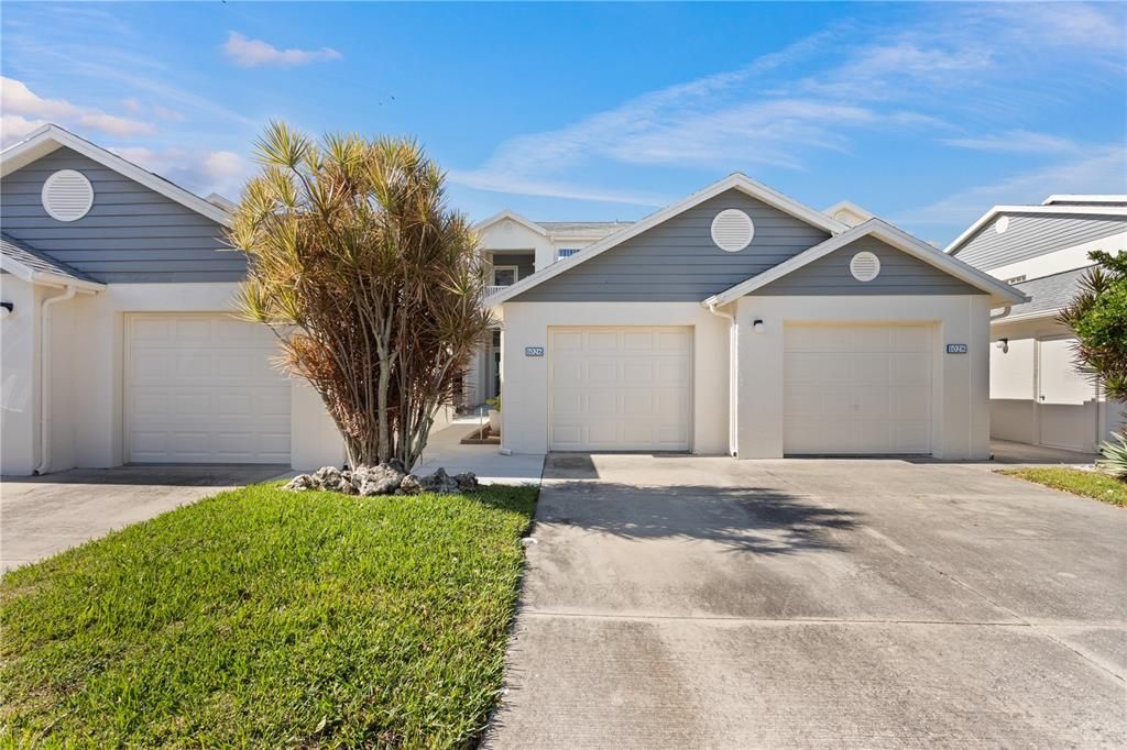 For Sale: $450,000 (2 beds, 2 baths, 1245 Square Feet)