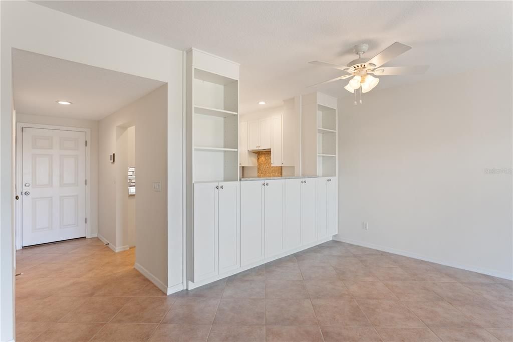 For Sale: $450,000 (2 beds, 2 baths, 1245 Square Feet)