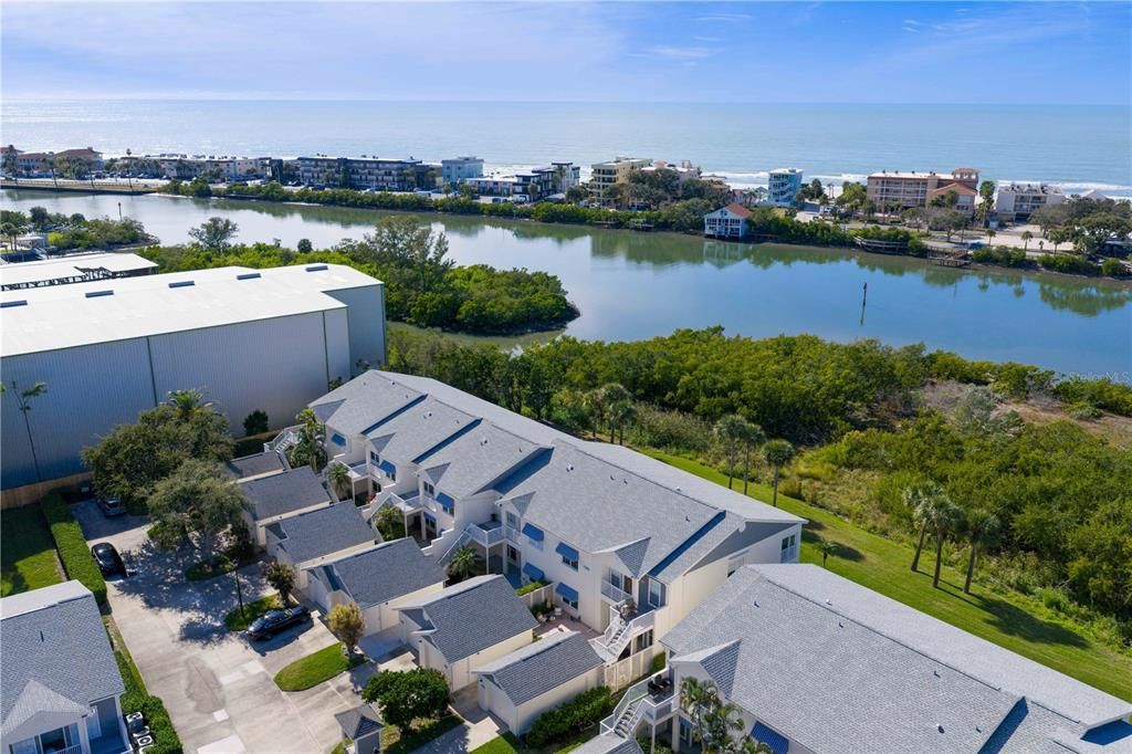 For Sale: $450,000 (2 beds, 2 baths, 1245 Square Feet)