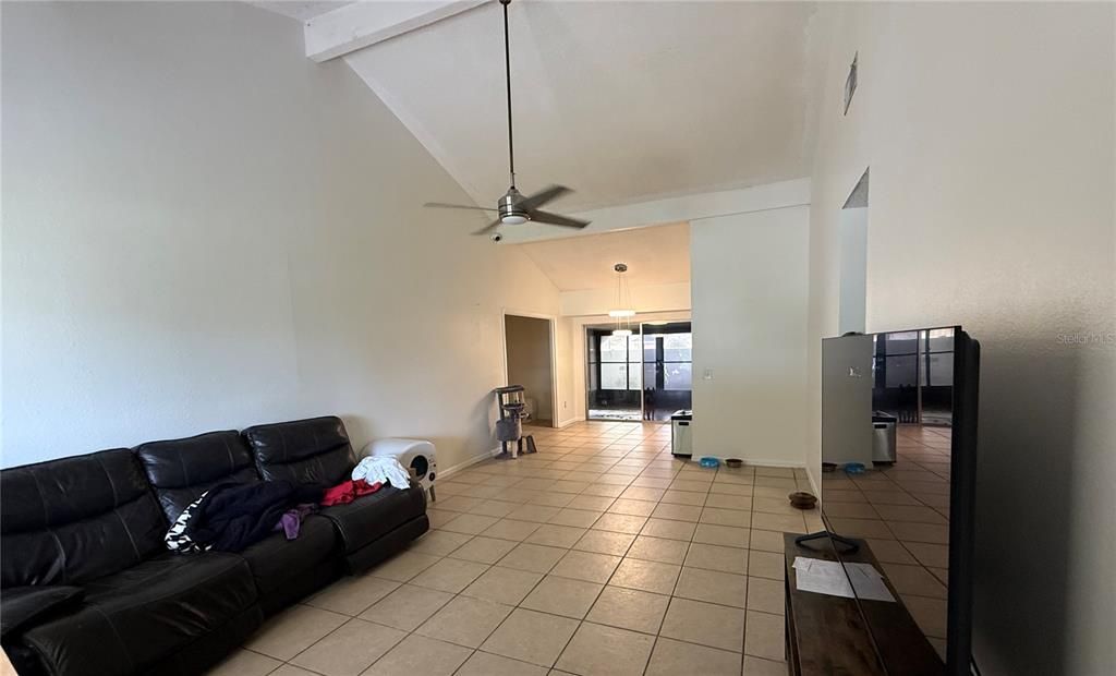 En Venta: $349,900 (3 camas, 2 baños, 1487 Pies cuadrados)