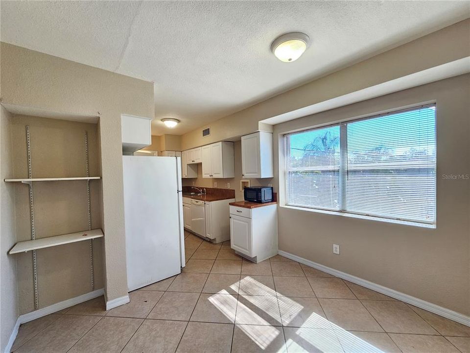 出租: $1,270 (1 贝兹, 1 浴室, 600 平方英尺)