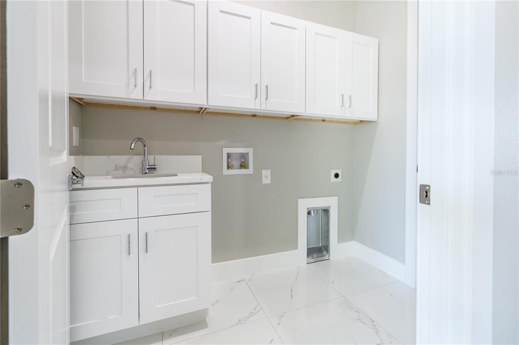 En Venta: $847,900 (4 camas, 3 baños, 2368 Pies cuadrados)