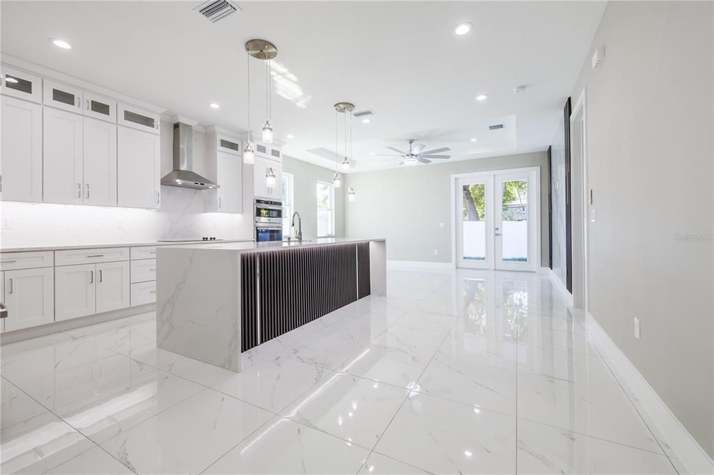 En Venta: $847,900 (4 camas, 3 baños, 2368 Pies cuadrados)