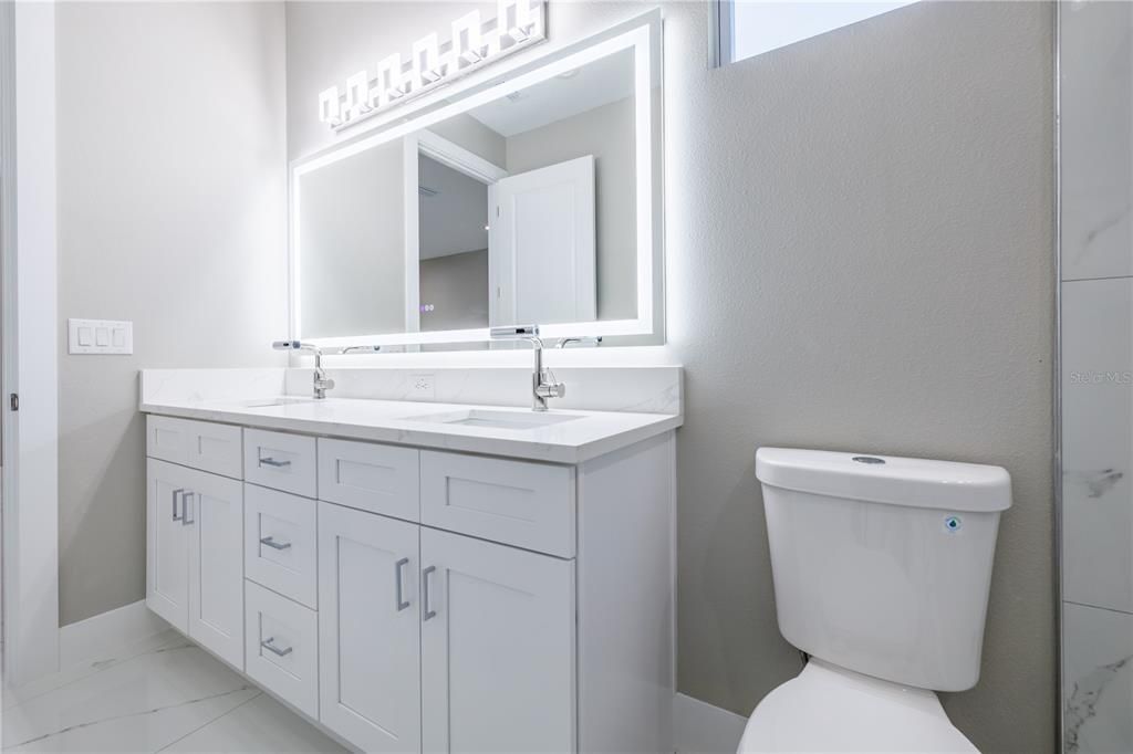 En Venta: $847,900 (4 camas, 3 baños, 2368 Pies cuadrados)