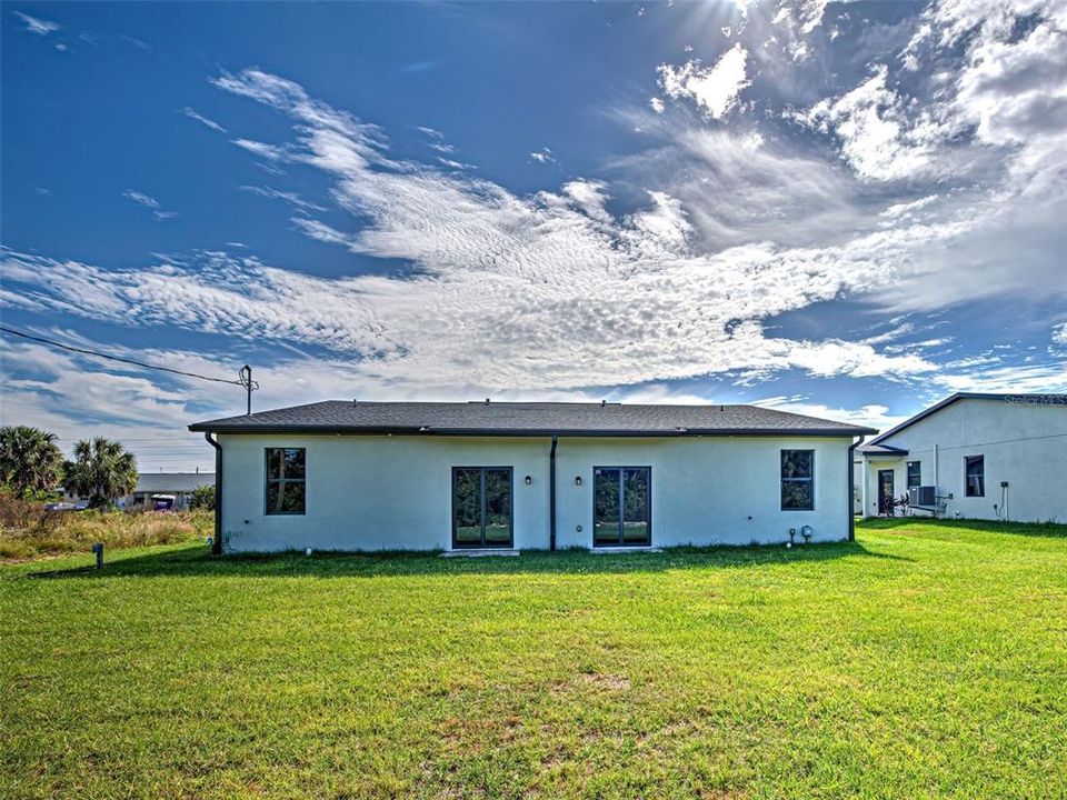 For Sale: $499,000 (6 beds, 0 baths, 2252 Square Feet)