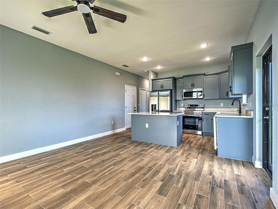 For Sale: $499,000 (6 beds, 0 baths, 2252 Square Feet)