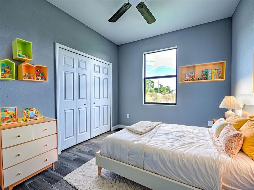 For Sale: $499,000 (6 beds, 0 baths, 2252 Square Feet)