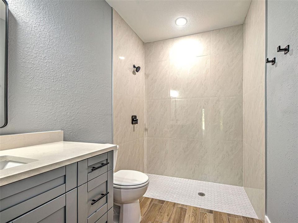 For Sale: $499,000 (6 beds, 0 baths, 2252 Square Feet)